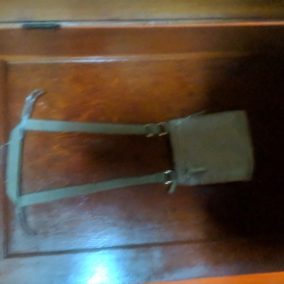 Crossbody bag Franco Sarto tan with gold hardware - Picture 3 of 8